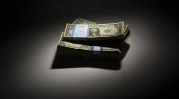 تحديثات البنك الأهلي.. سعر الدولار يسجل أرقامًا جديدة في تعاملات الأربعاء بمنتصف يناير